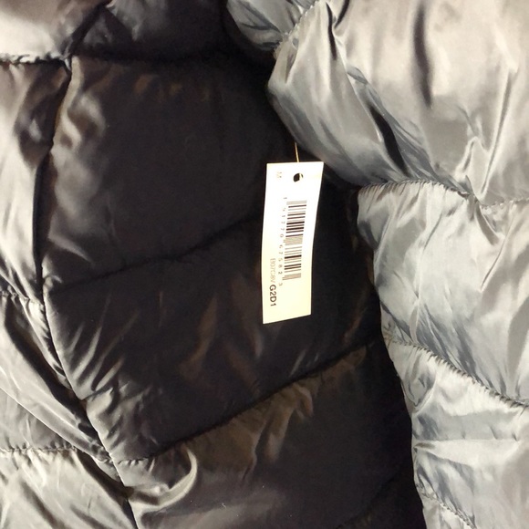 Medium Amazon Essentials Black Coat - Picture 2 of 3